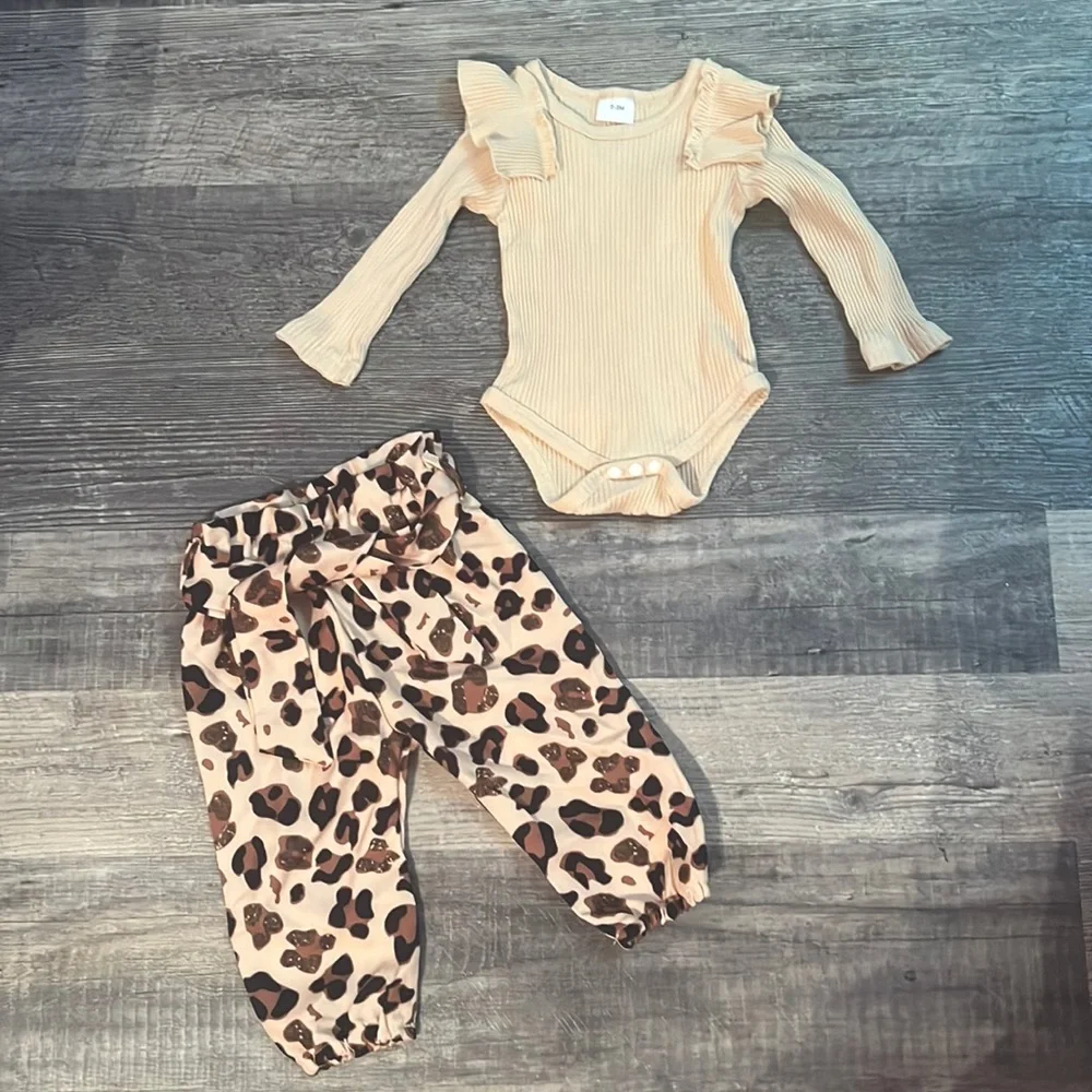 0-3 Months, Baby girl outfit, Cheetah print pants w/matching belt, Beige onesie - Picture 1 of 1